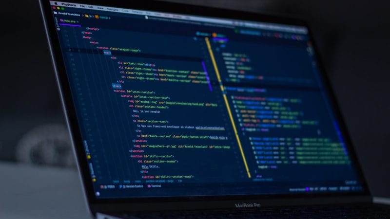 团队使用 AI 编程工具的协作规范：权限、评审与知识沉淀