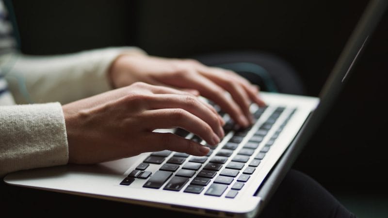 WordPress REST API 入门：文章、媒体与权限验证